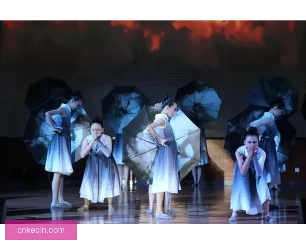 光影之间钢管舞美女图片展现力量与优雅之美艺术魅力与自信风采记录